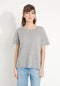 AVA 6 T shirt en cachemire déjaugé col rond manches courtes avec finitions ciselées gris clair-t-shirt femme-Studio Cashmere8-XL-SC8-00441-gris clair-Urbanheer