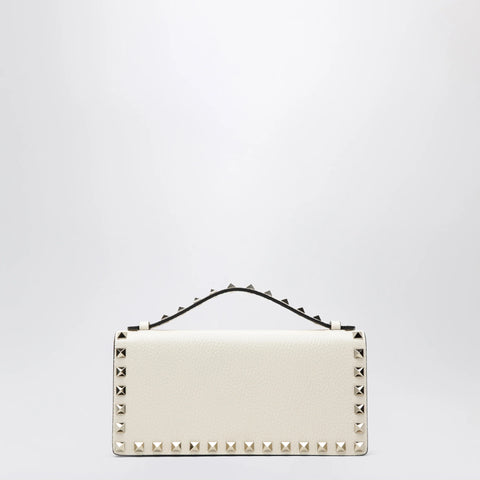 Valentino Garavani Rockstud chain wallet in grained calfskin, light ivory