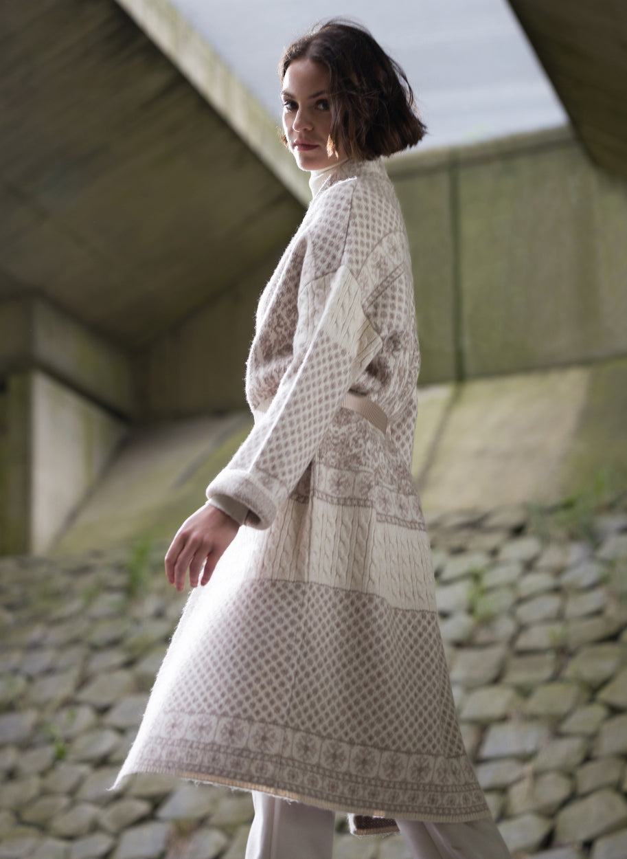 Elmira long kimono-Cardigans-Yest-White/Multi-C-2/4-Urbanheer