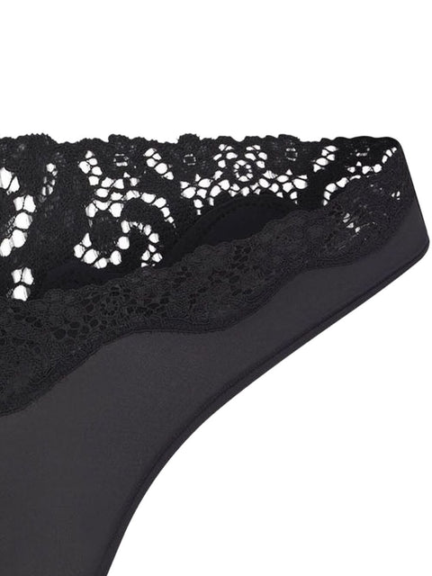 032C Laced thong briefs