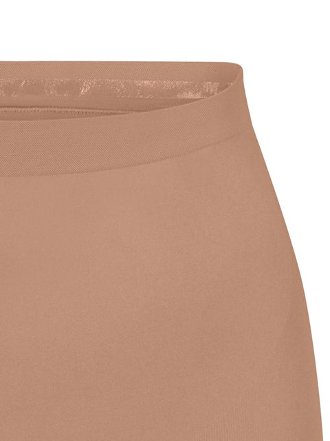 032C Mid thigh shorts
