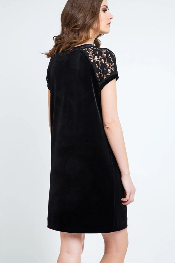 Velvet And Lace Black Dress-Dress-Conquista-Urbanheer