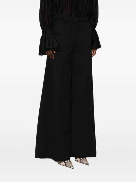 THE LATEST Trousers BLACK