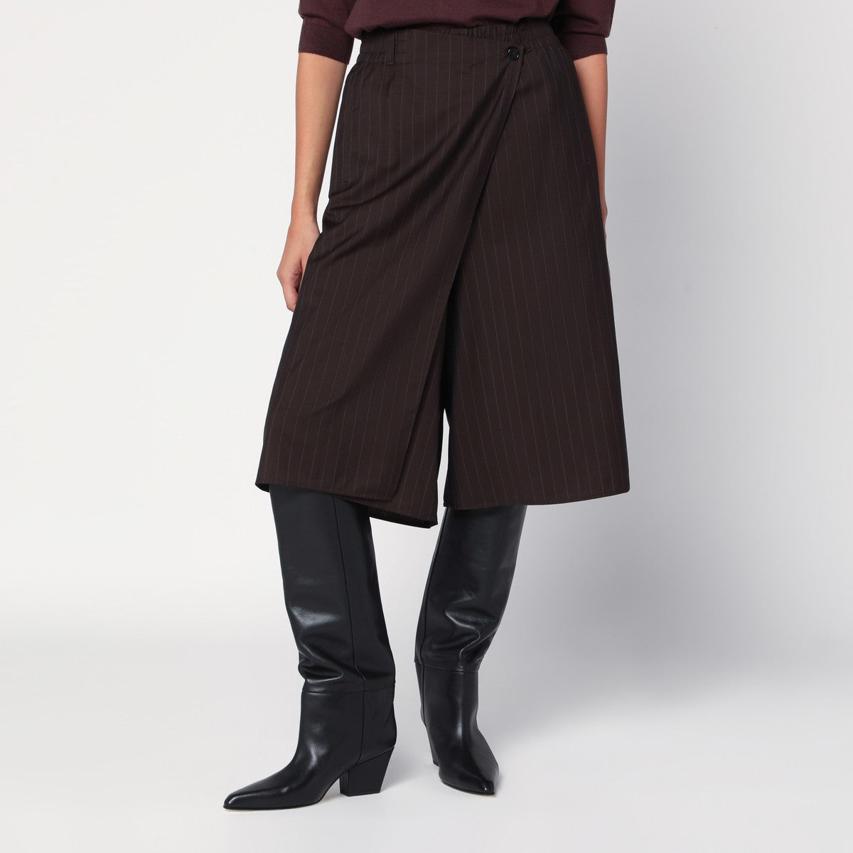 6397 Pinstripe bermuda shorts with crossover closure