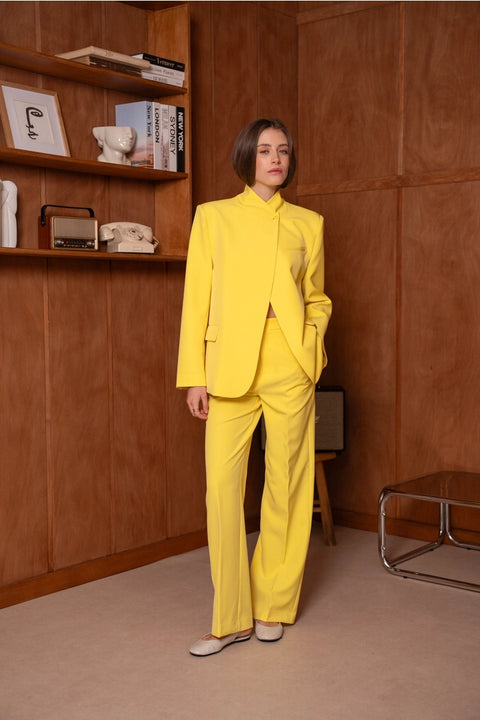 Timeless Structured Jacket with Fold-Down Officer Collar