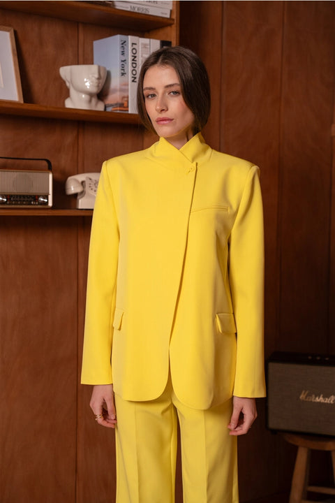 Timeless Structured Jacket with Fold-Down Officer Collar