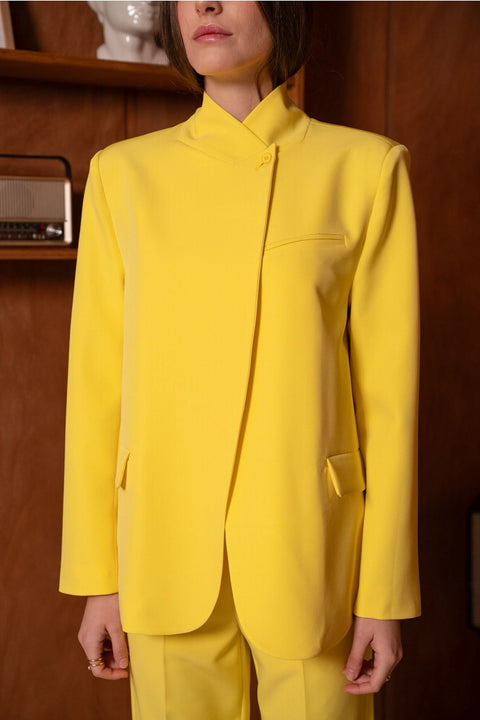 Timeless Structured Jacket with Fold-Down Officer Collar