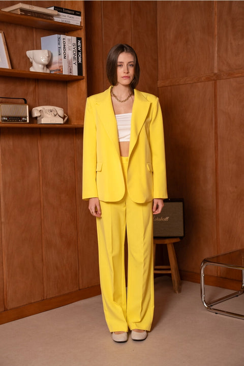 Timeless Structured Jacket with Fold-Down Officer Collar
