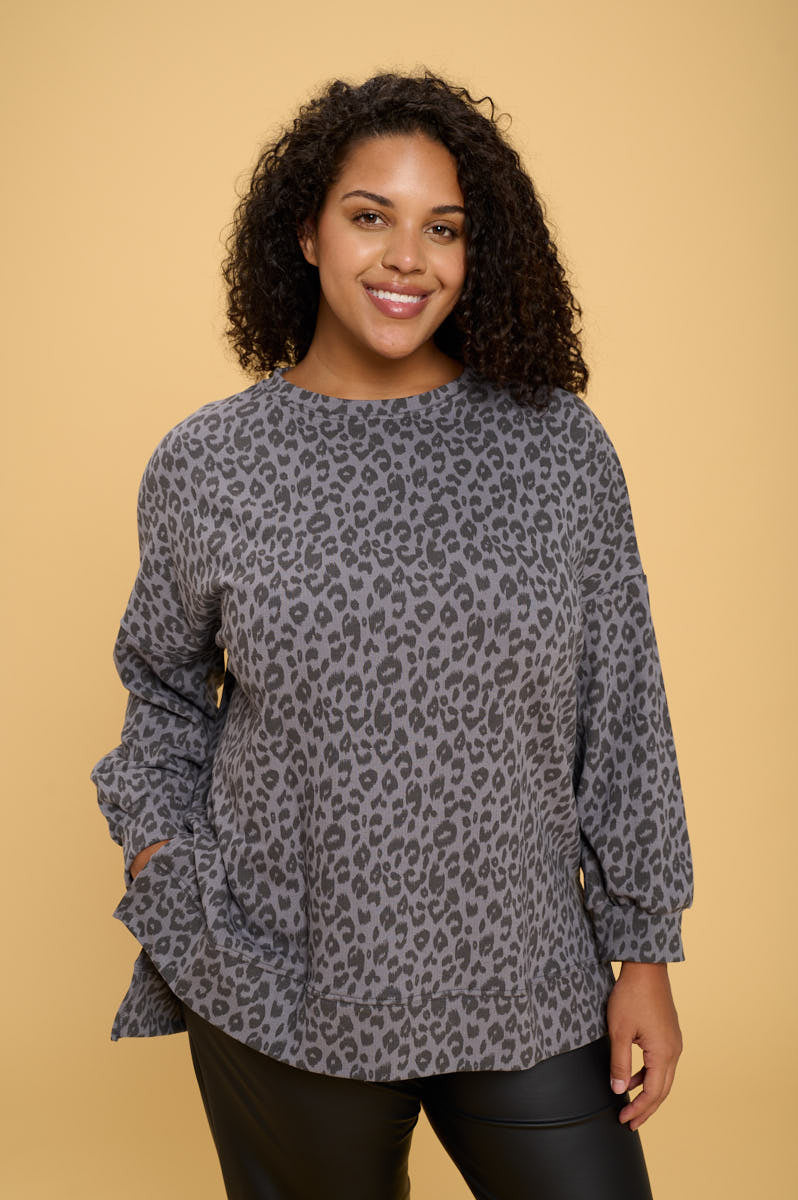 ANIMAL PRINT SWEATSHIRT WITH SIDE SLITS-New Arrival-Reneecollection-Urbanheer