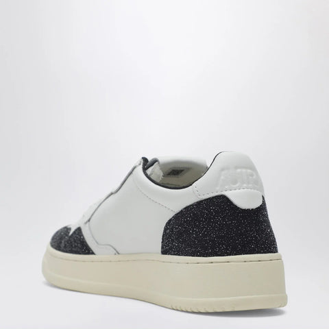 AUTRY Medalist Low Sneakers in white and black leather with glitter