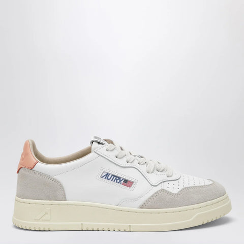 AUTRY Medalist Low Sneakers in white/peach pink leather and suede