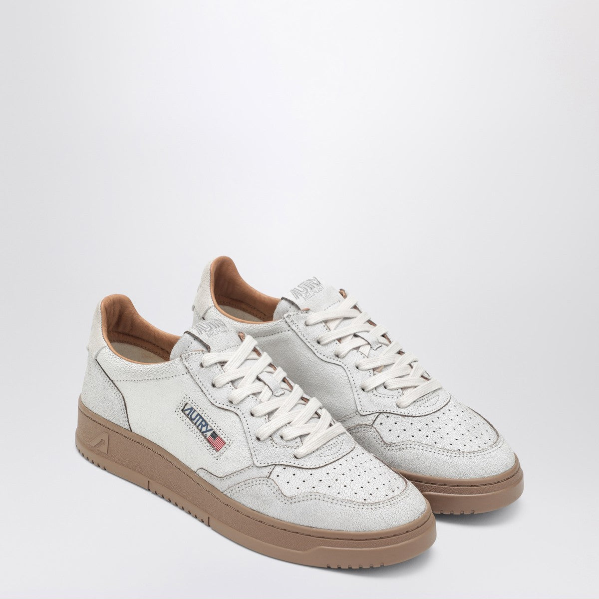 AUTRY Medalist Low Super Vintage sneakers white/tobacco