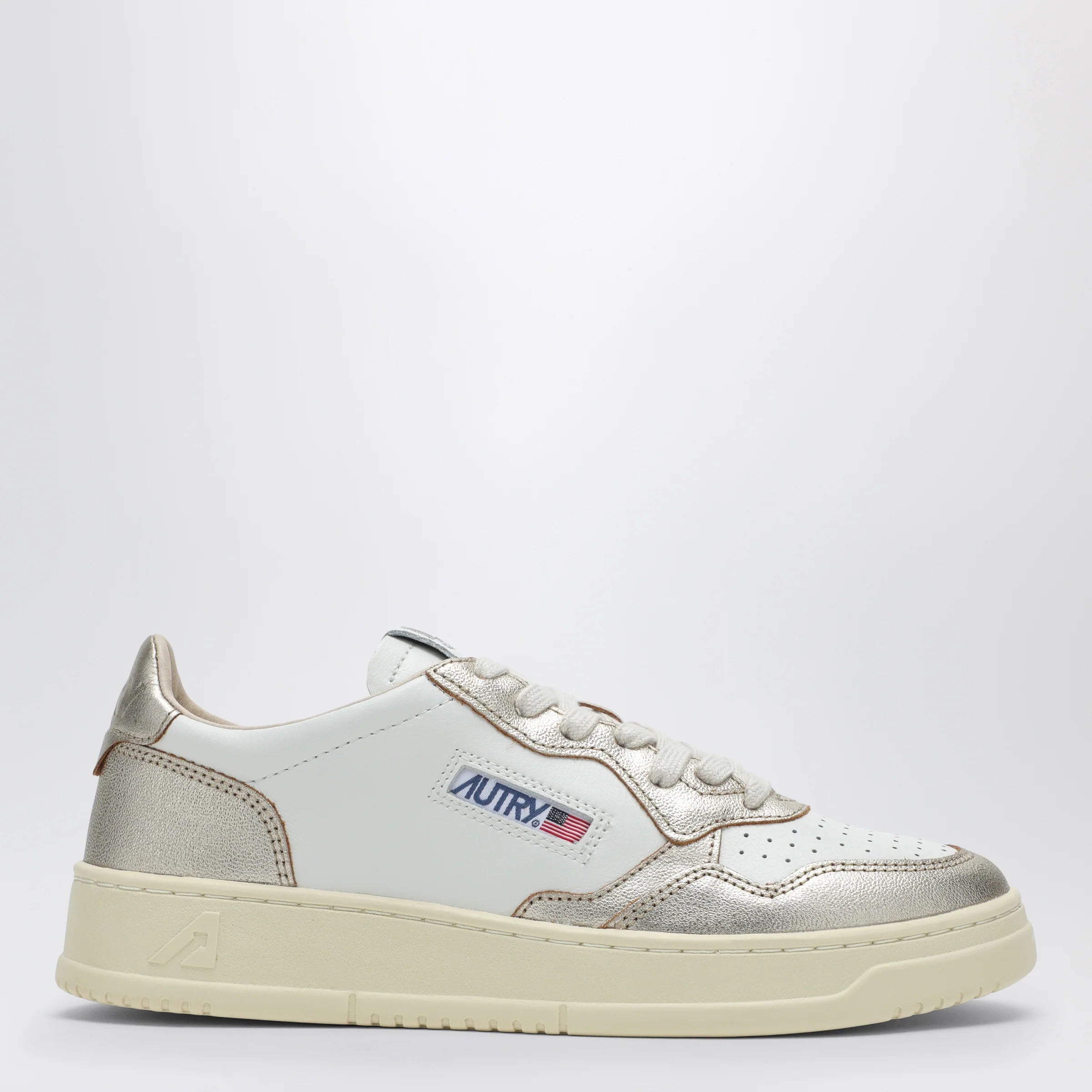 AUTRY Medalist Low white/platinum leather Sneakers