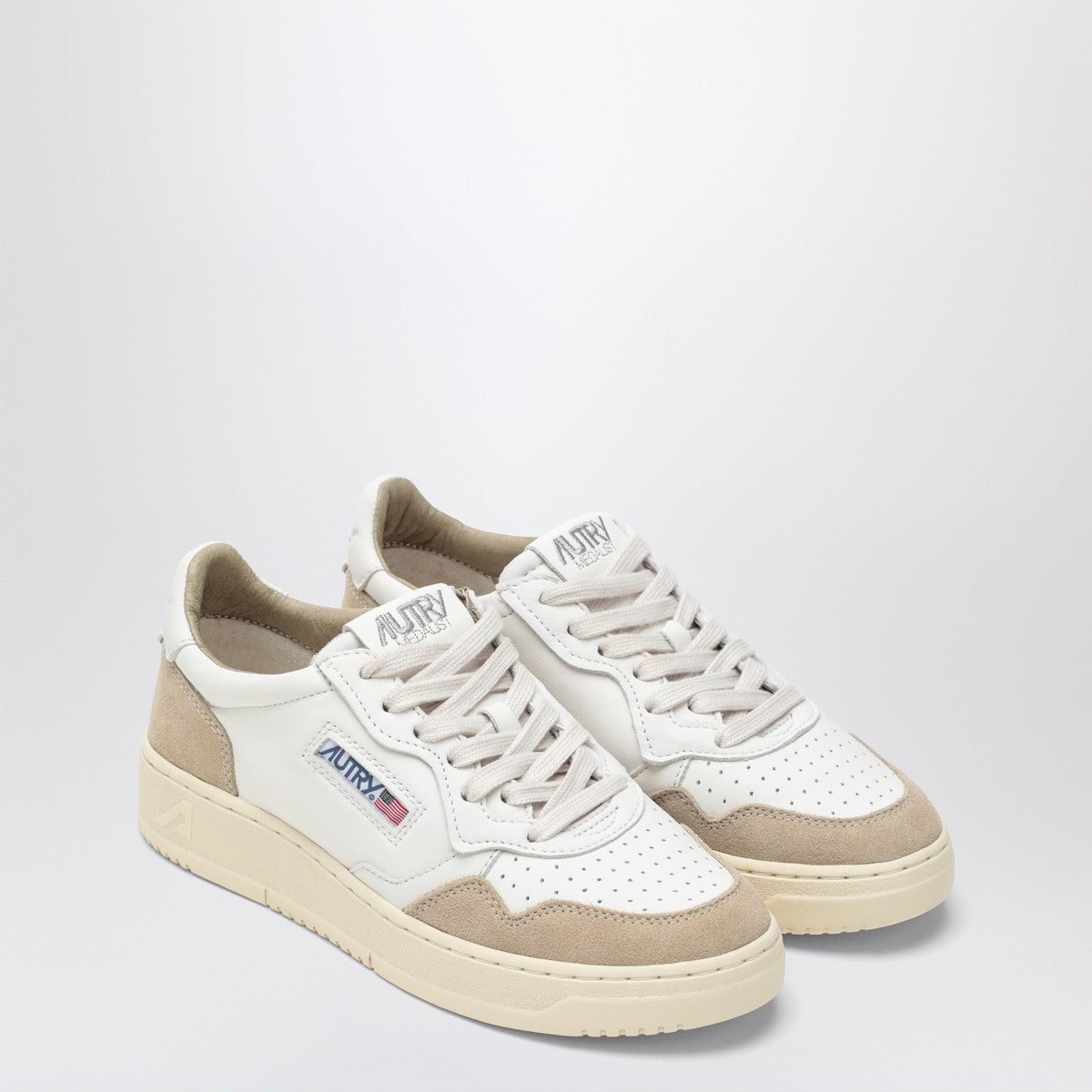 AUTRY Medalist sneakers white/beige suede