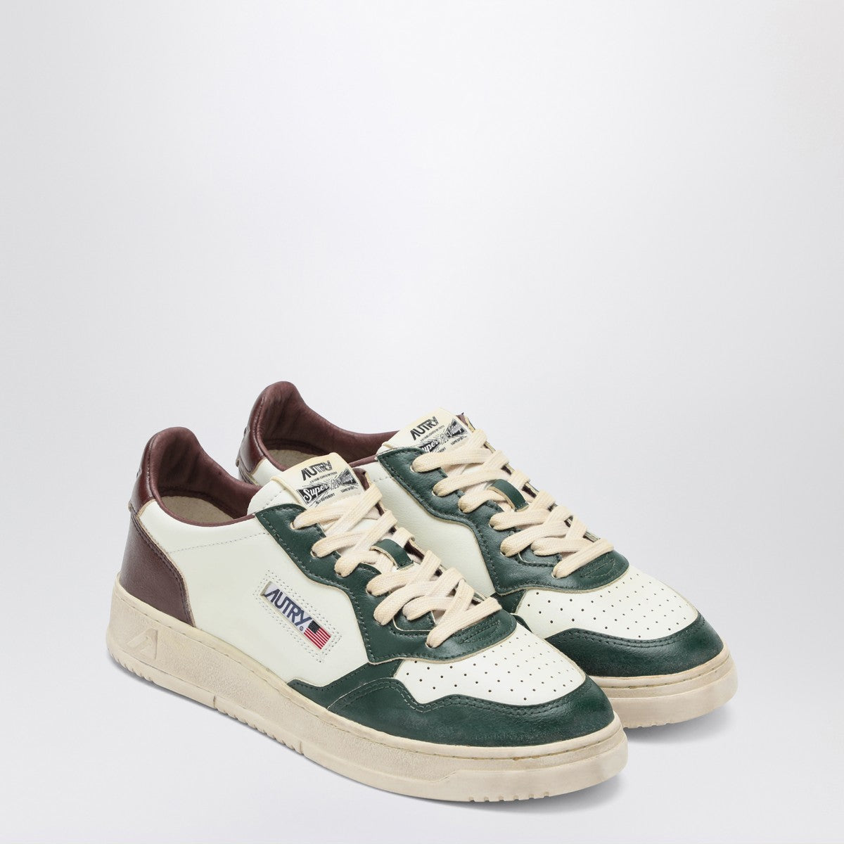 AUTRY White/green/rum Medalist Low Super Vintage sneakers