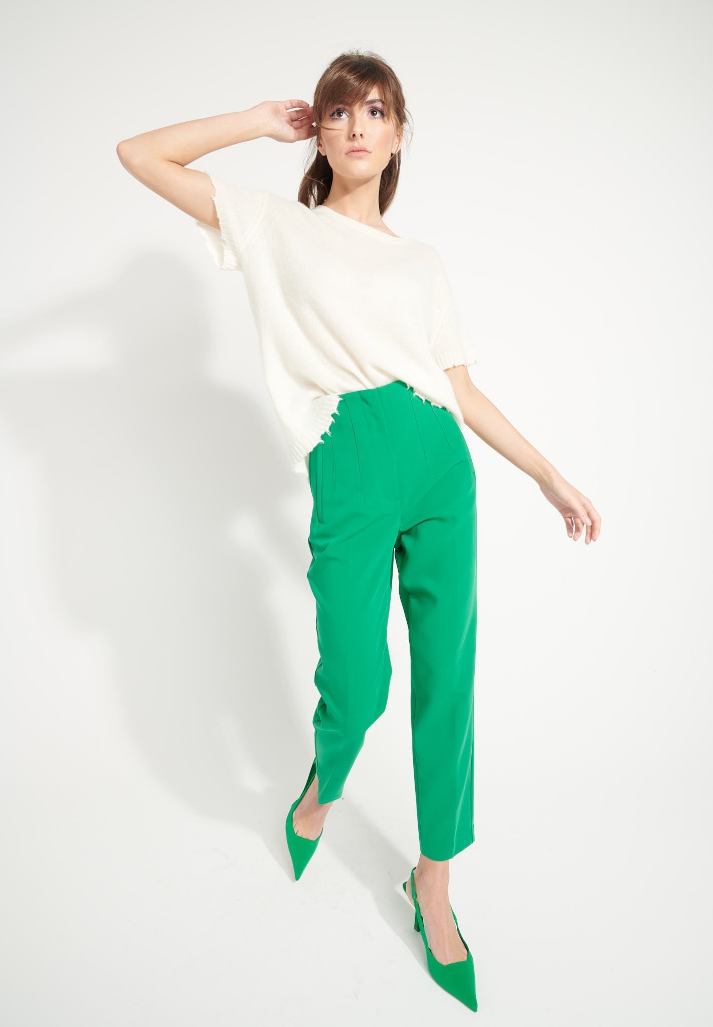 AVA 6 T shirt en cachemire déjaugé col rond manches courtes avec finitions ciselées blanc écru-t-shirt femme-Studio Cashmere8-S-SC8-00439-blanc écru-Urbanheer