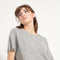 AVA 6 T shirt en cachemire déjaugé col rond manches courtes avec finitions ciselées gris clair-t-shirt femme-Studio Cashmere8-XL-SC8-00441-gris clair-Urbanheer
