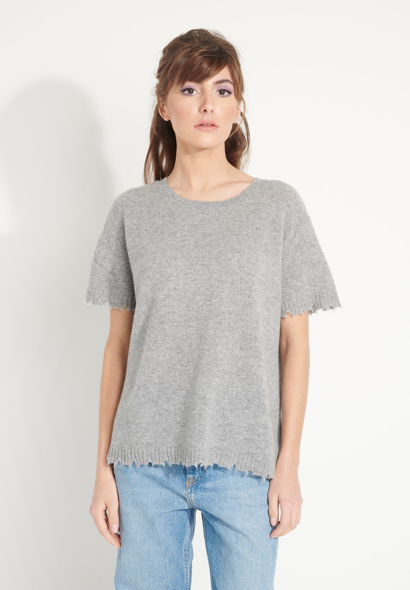 AVA 6 T shirt en cachemire déjaugé col rond manches courtes avec finitions ciselées gris clair-t-shirt femme-Studio Cashmere8-XL-SC8-00441-gris clair-Urbanheer