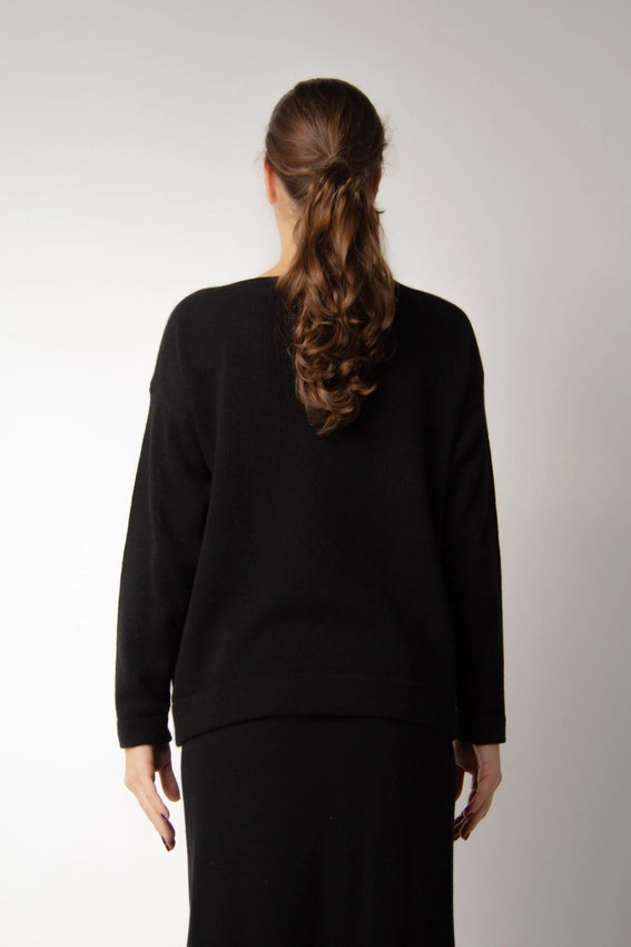 Boat Neck Sweater in Cashmere Blend Nero-Sweater-LÈMME-S-NERO-Urbanheer