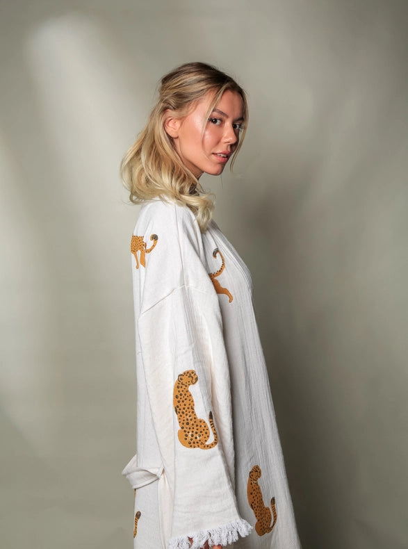 Boho Tiger Long Kaftan Kimono White Kimono Brown Tiger-Kimono-Moa-W: 33.5“inches (85cm) L: 47.2“inches (120cm)-White Kimono Brown Tiger-Urbanheer