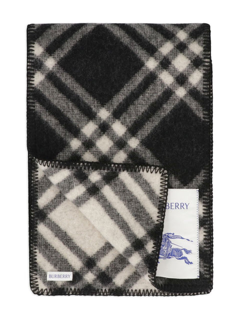 Burberry Scarfs BLACK