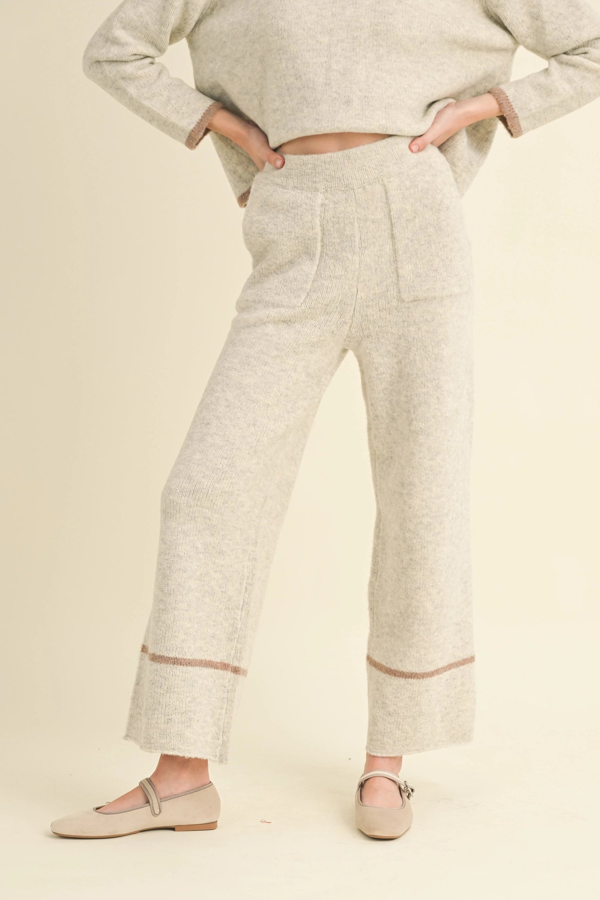 Color Contrasted Detail Knitted Pants