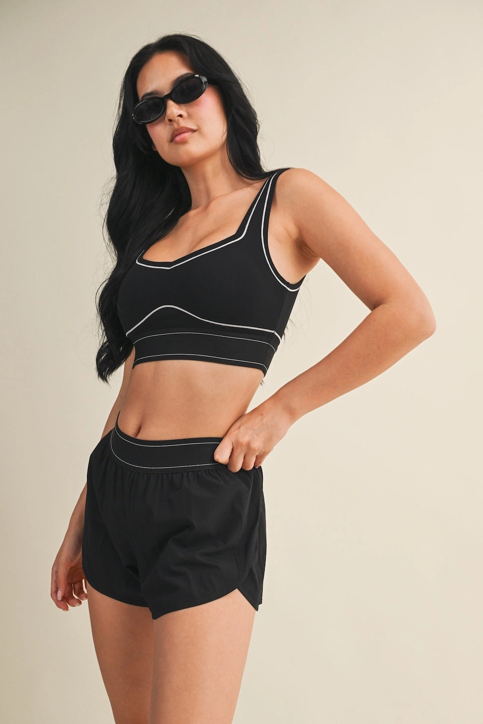 Contrast Thread Sports Bra - Black