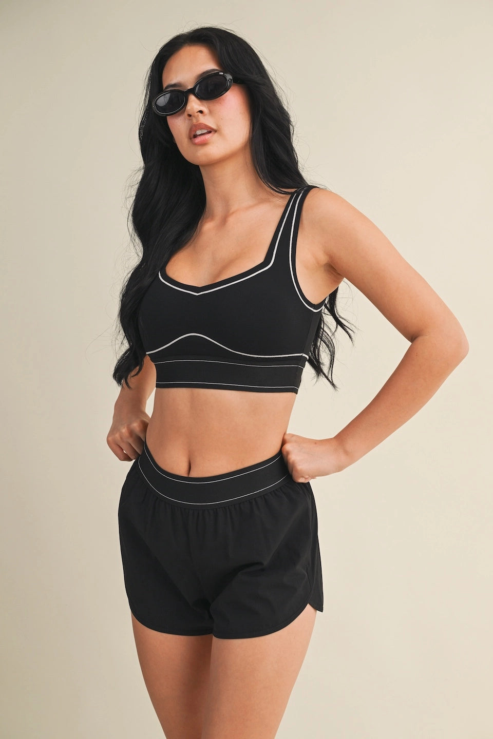 Contrast Thread Sports Bra - Black