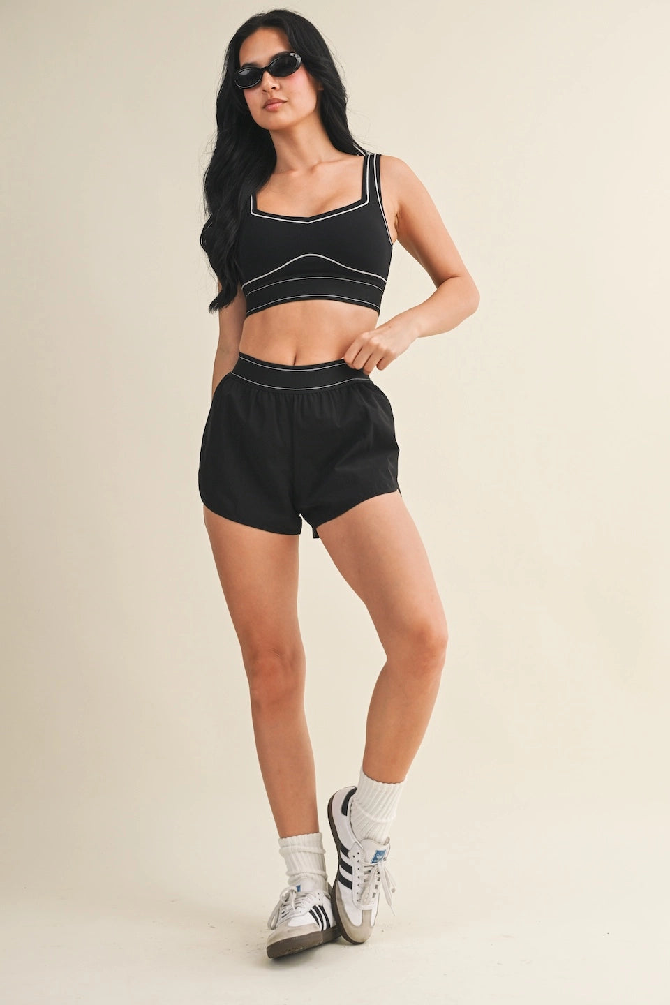 Contrast Thread Sports Bra - Black