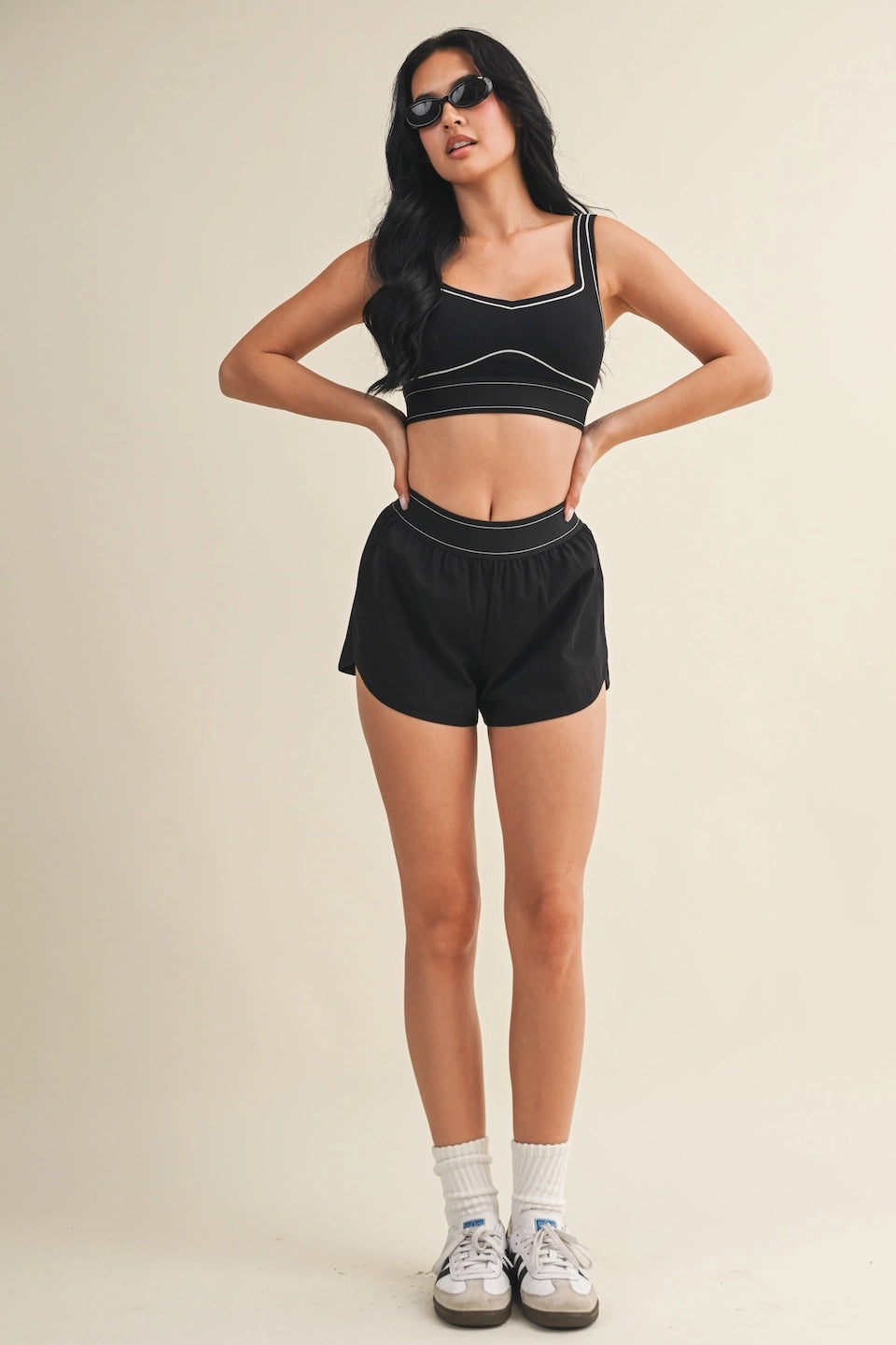 Contrast Thread Sports Bra - Black