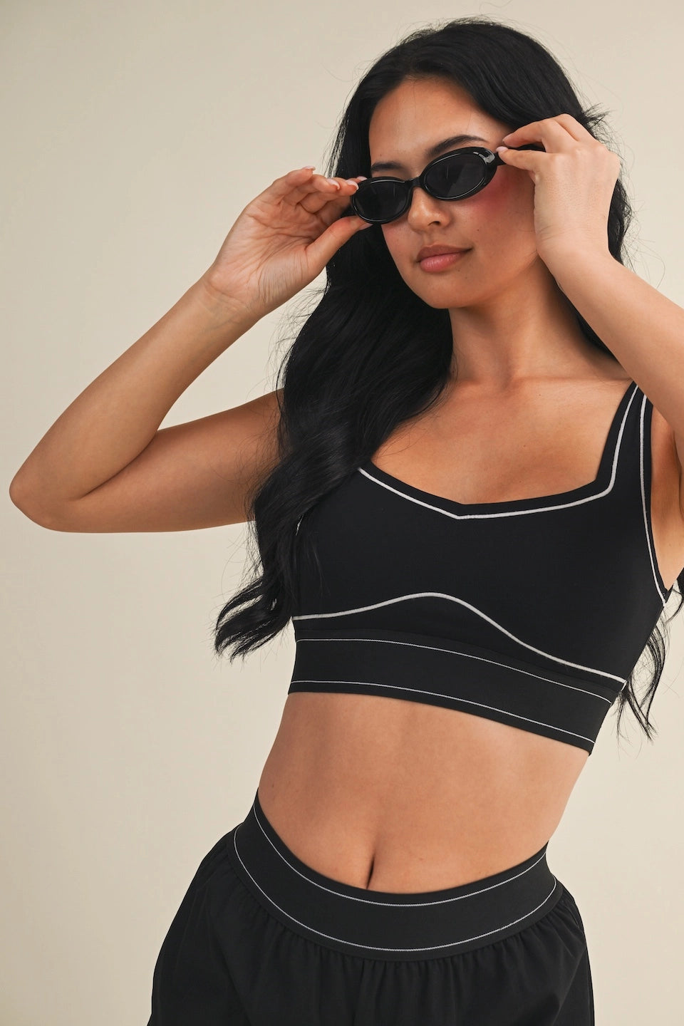 Contrast Thread Sports Bra - Black