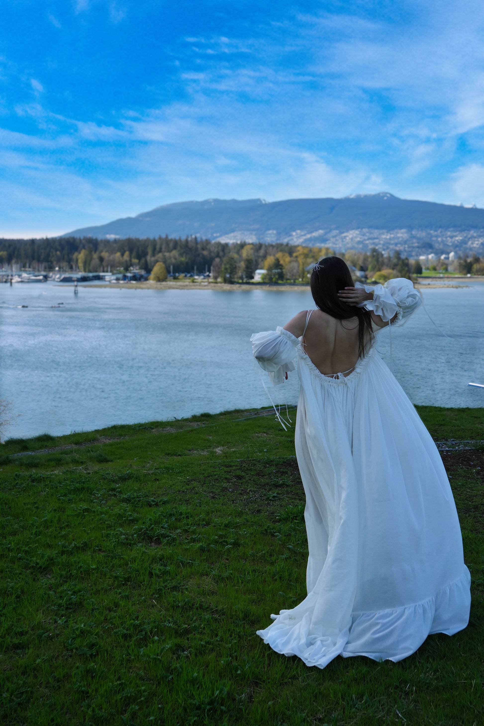 Rose Petals Wedding Gown-Briiskie Bobbins-XS-Urbanheer