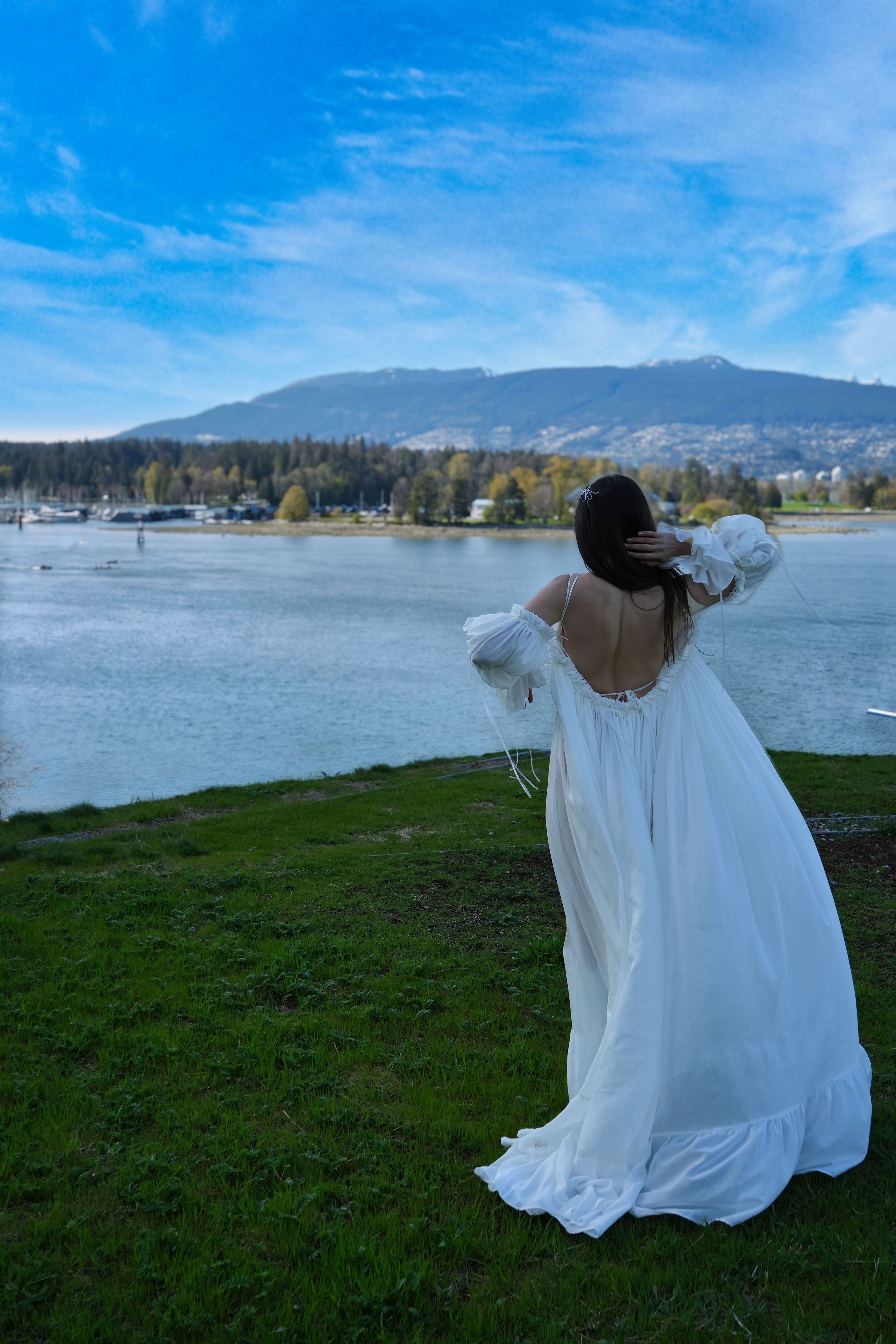 Rose Petals Wedding Gown-Briiskie Bobbins-XS-Urbanheer