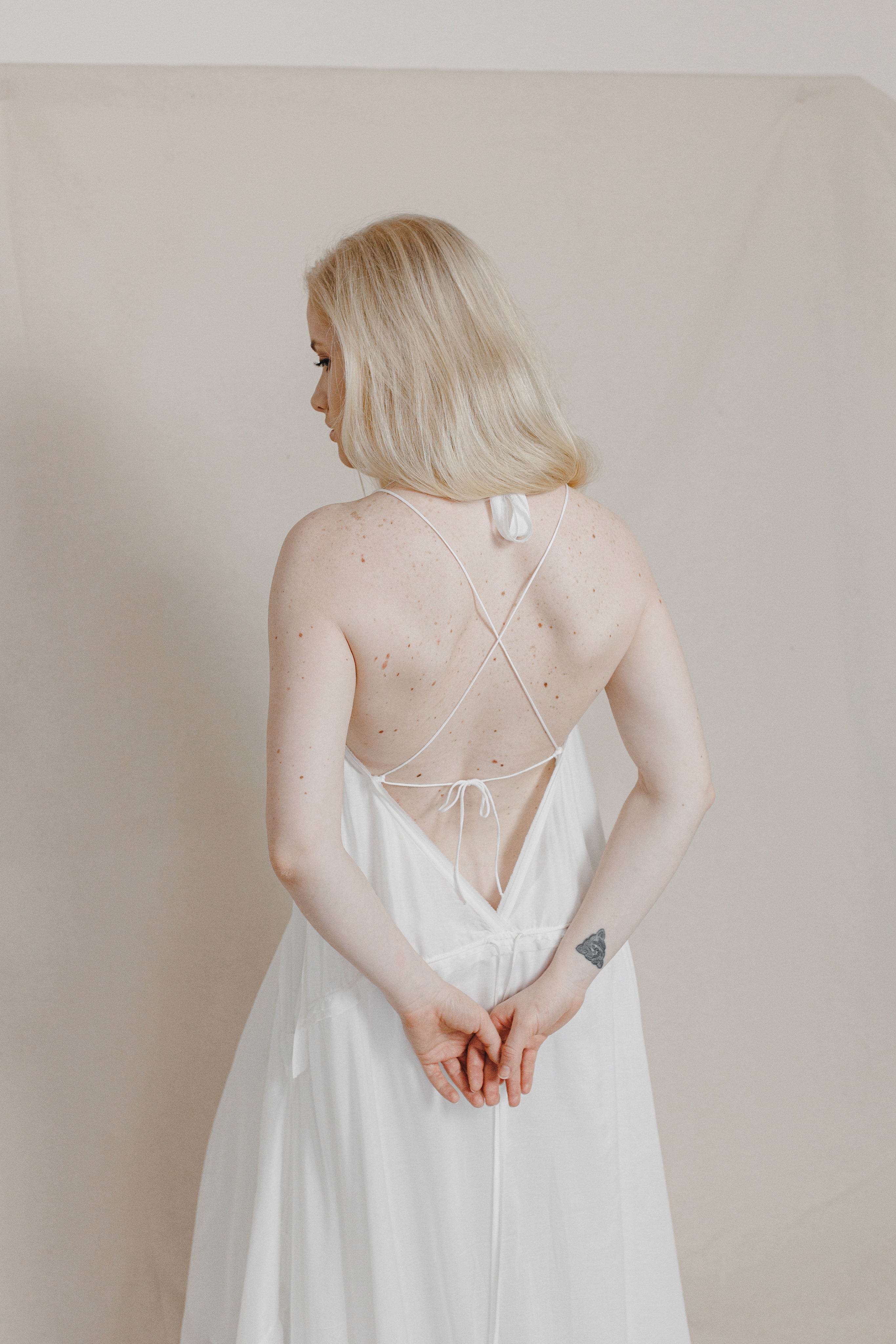 Rose Petals Wedding Dress-Briiskie Bobbins-XS-Urbanheer