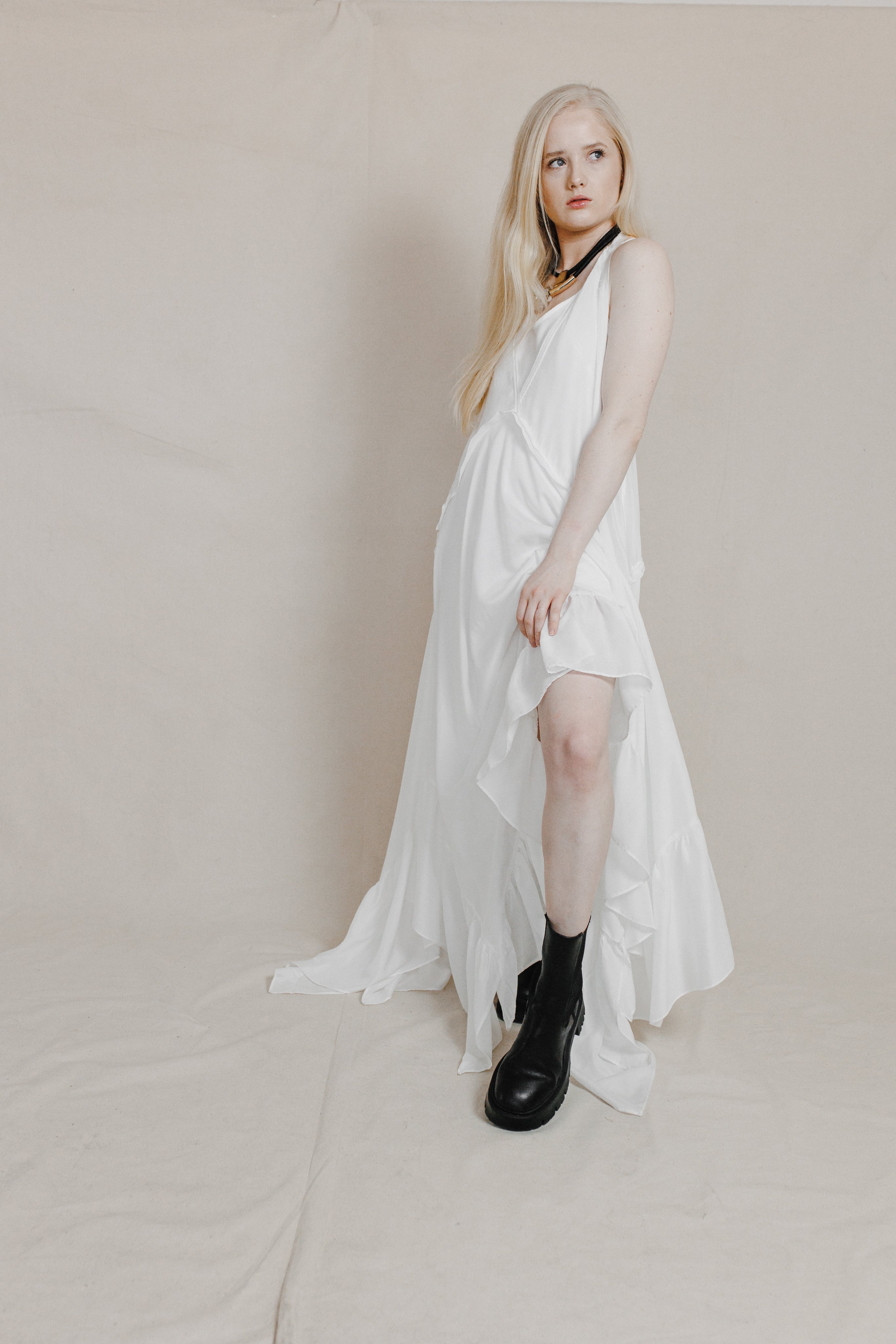 Rose Petals Wedding Dress-Briiskie Bobbins-XS-Urbanheer