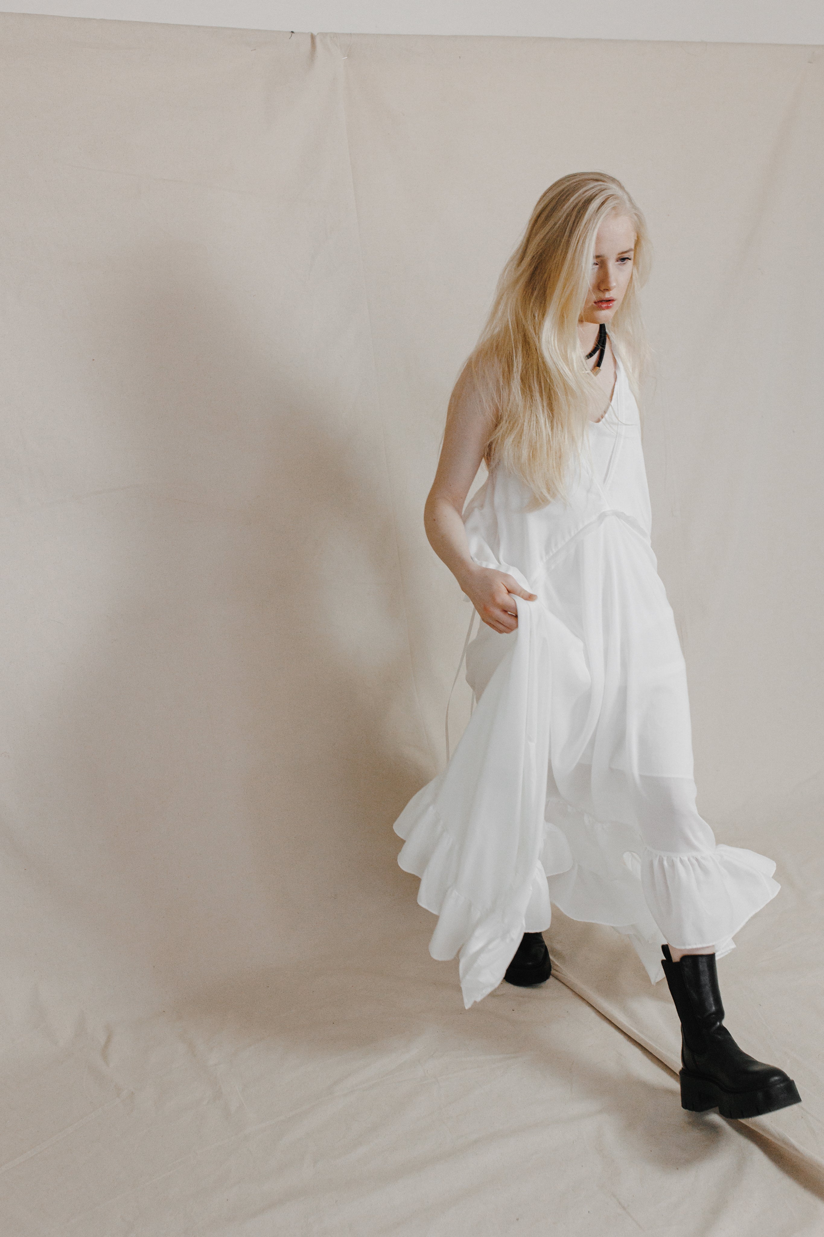 Rose Petals Wedding Dress-Briiskie Bobbins-XS-Urbanheer