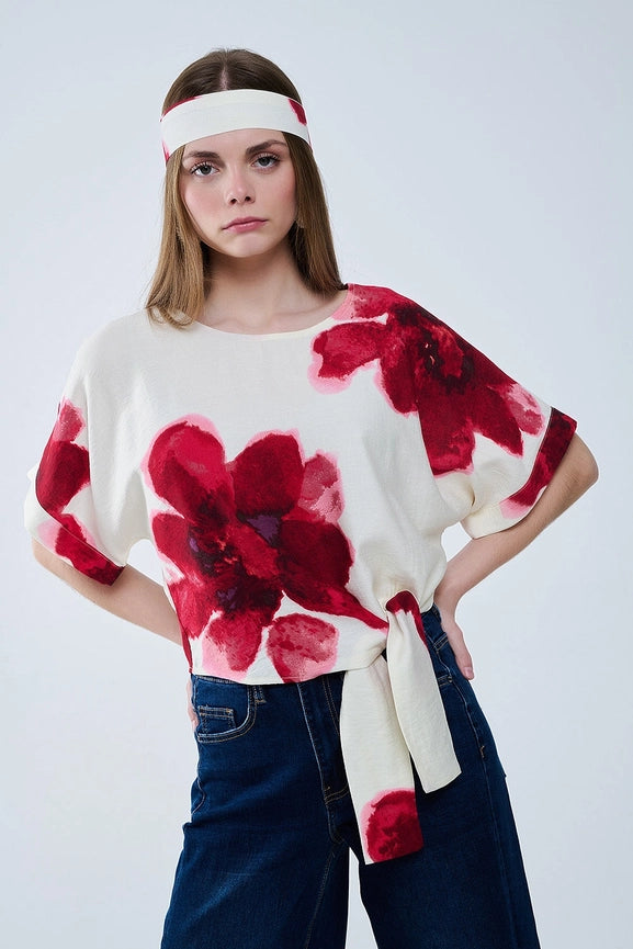Cropped Beige Blouse with Tropical Floral Print in Red Tied At the Waist-Blouse-Q2-L-RED-Urbanheer