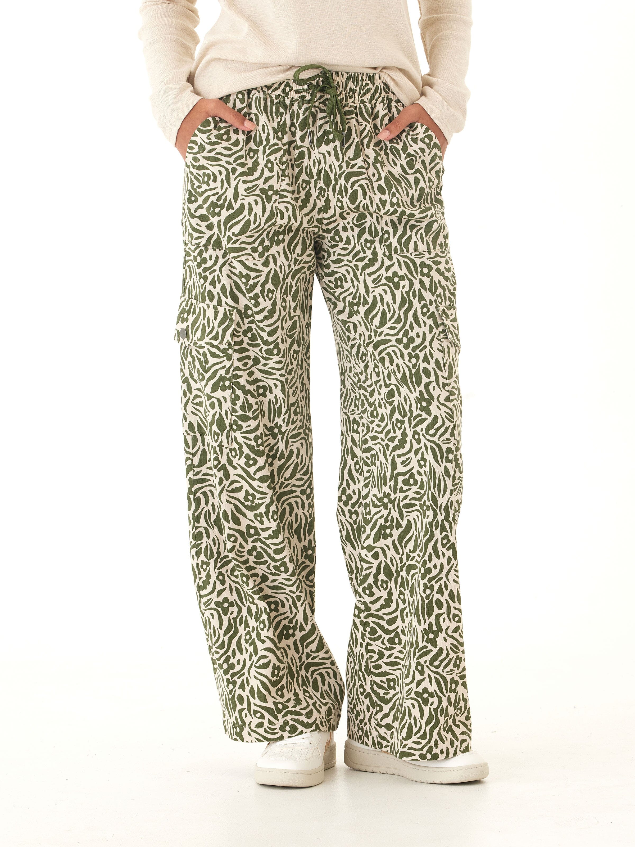 Eila Wild Floral Print Stretch Twill Wide Leg Cargo Pant