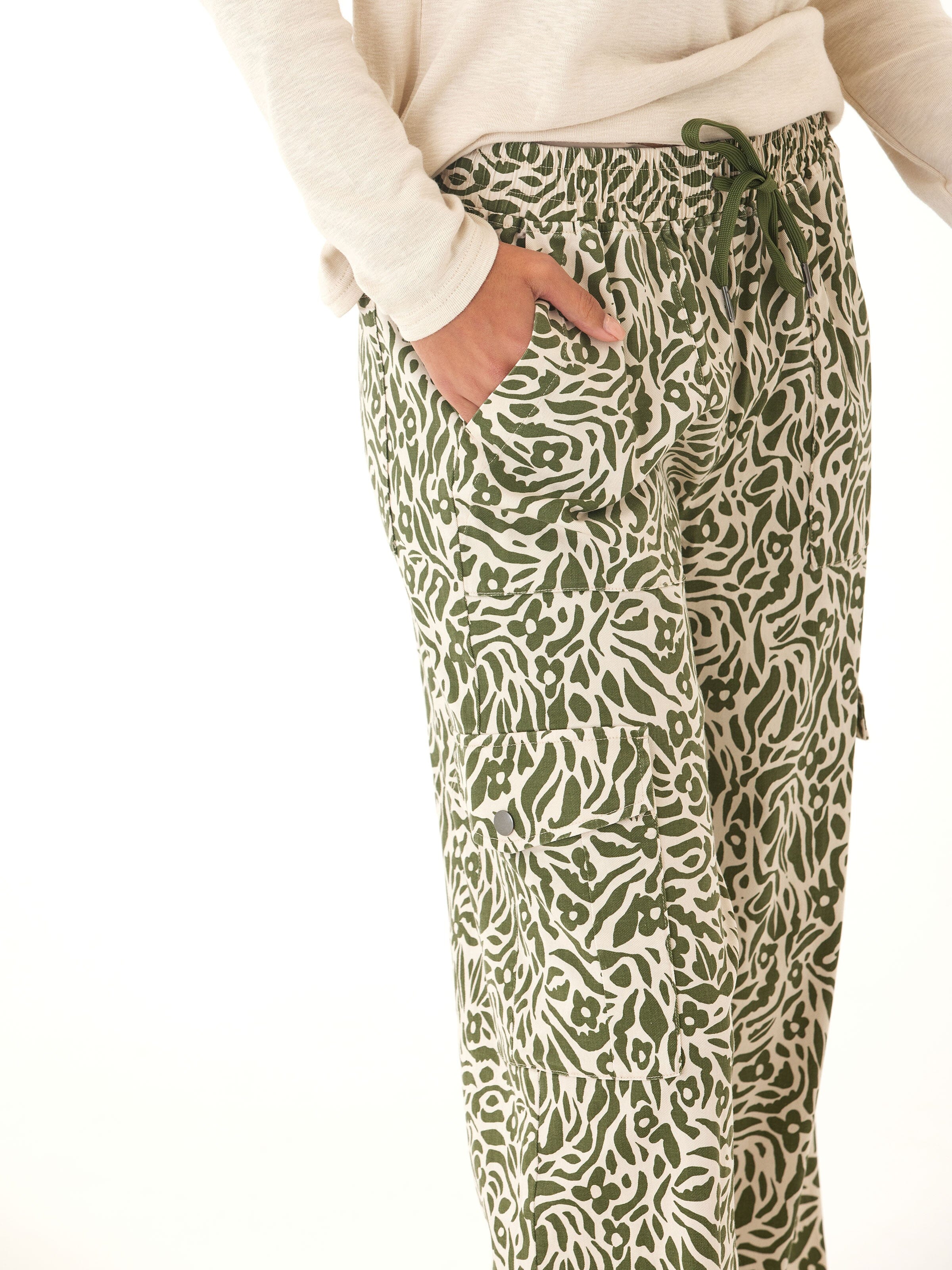 Eila Wild Floral Print Stretch Twill Wide Leg Cargo Pant