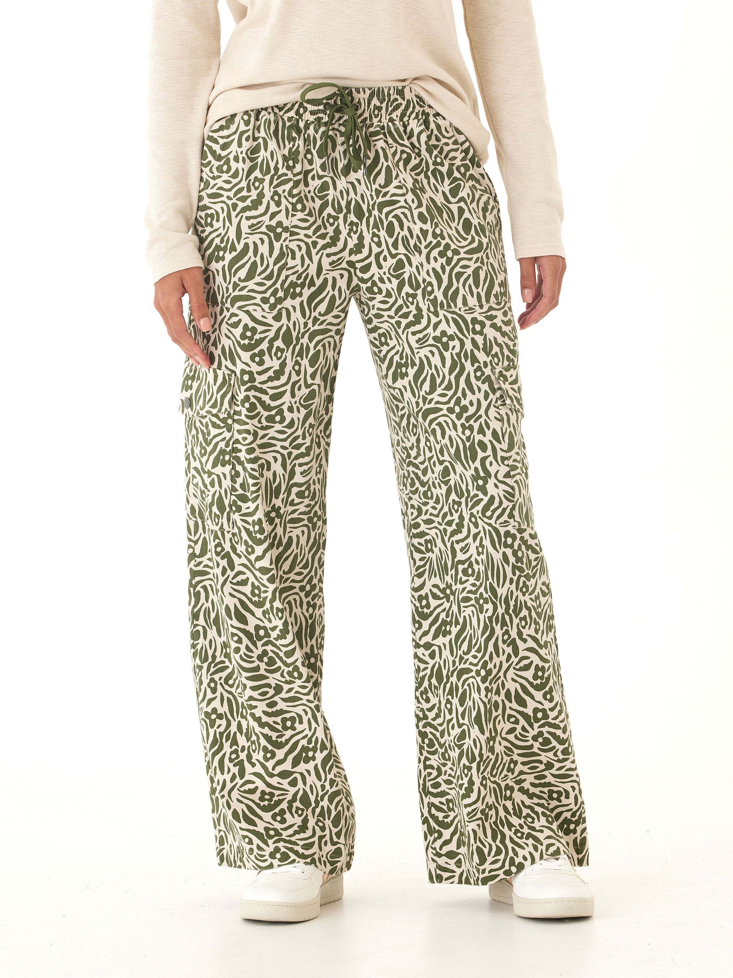 Eila Wild Floral Print Stretch Twill Wide Leg Cargo Pant