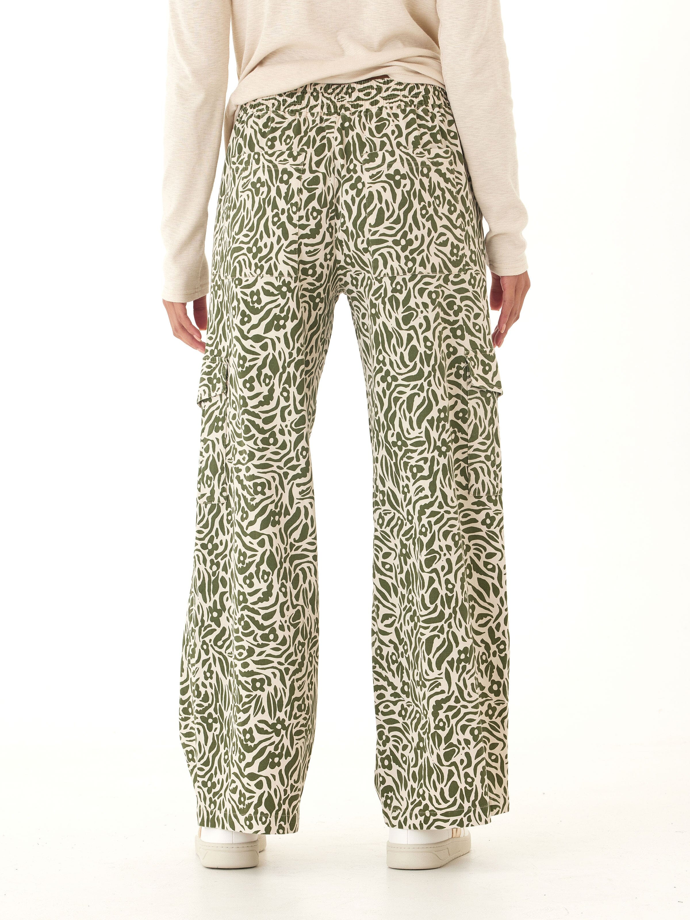 Eila Wild Floral Print Stretch Twill Wide Leg Cargo Pant