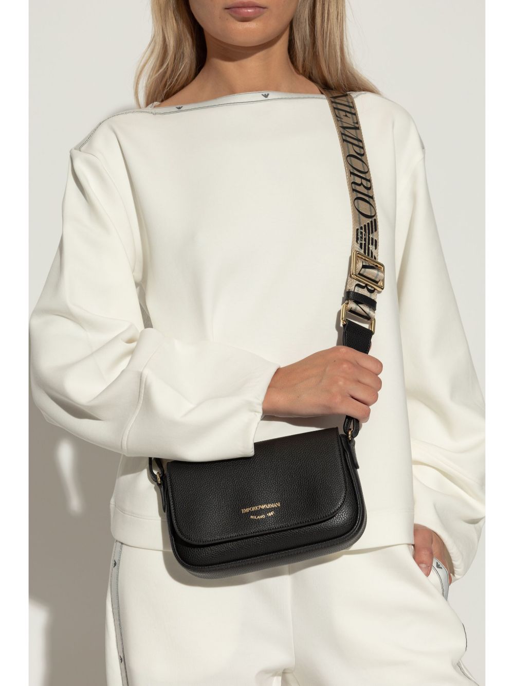 Emporio Armani Bags.. Black-Shoulder-Emporio Armani-UNI-Urbanheer