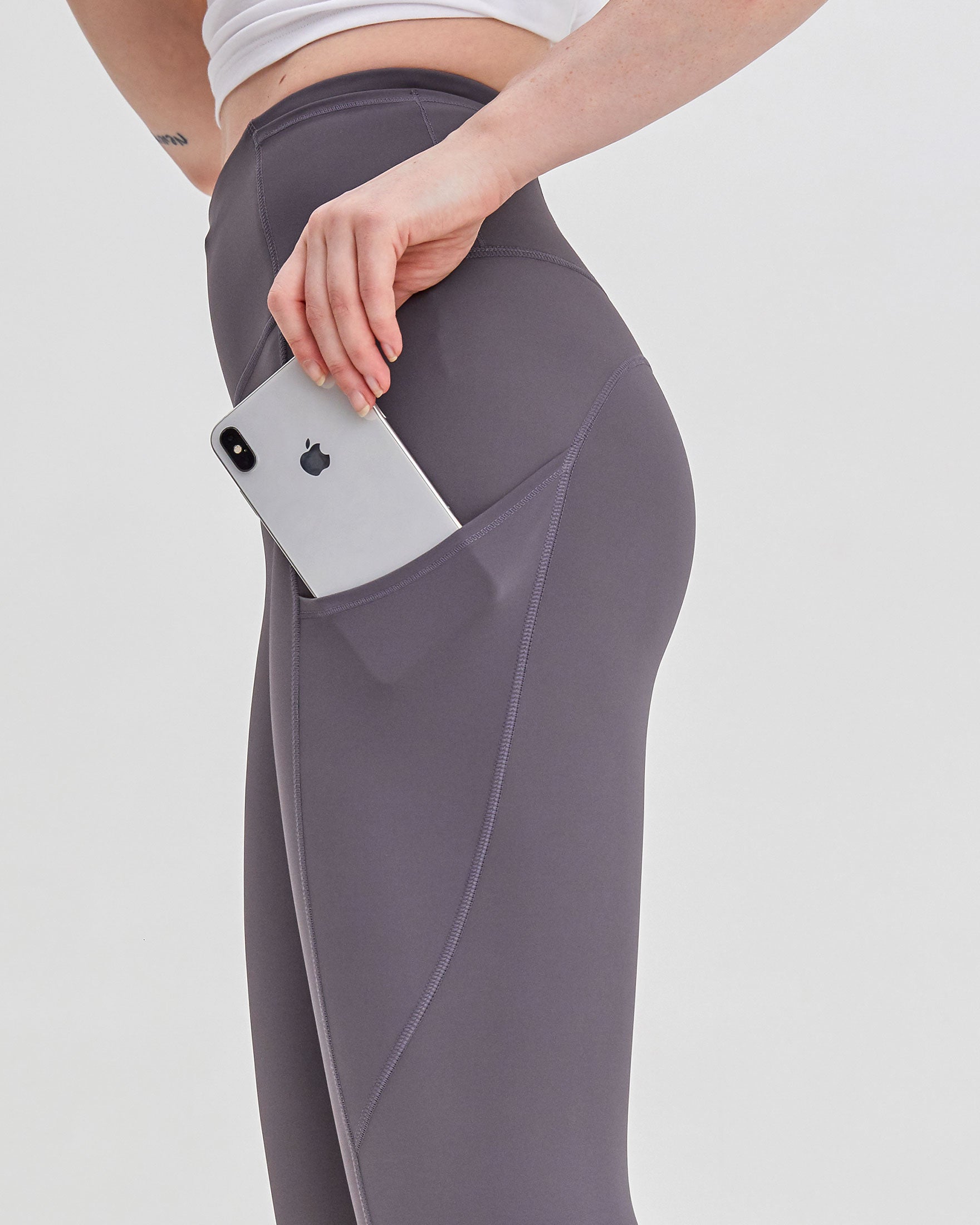 Energy Reflective Silkiflex™ Legging 21.5"-rebody-Carbon Charcoal-XS-Urbanheer