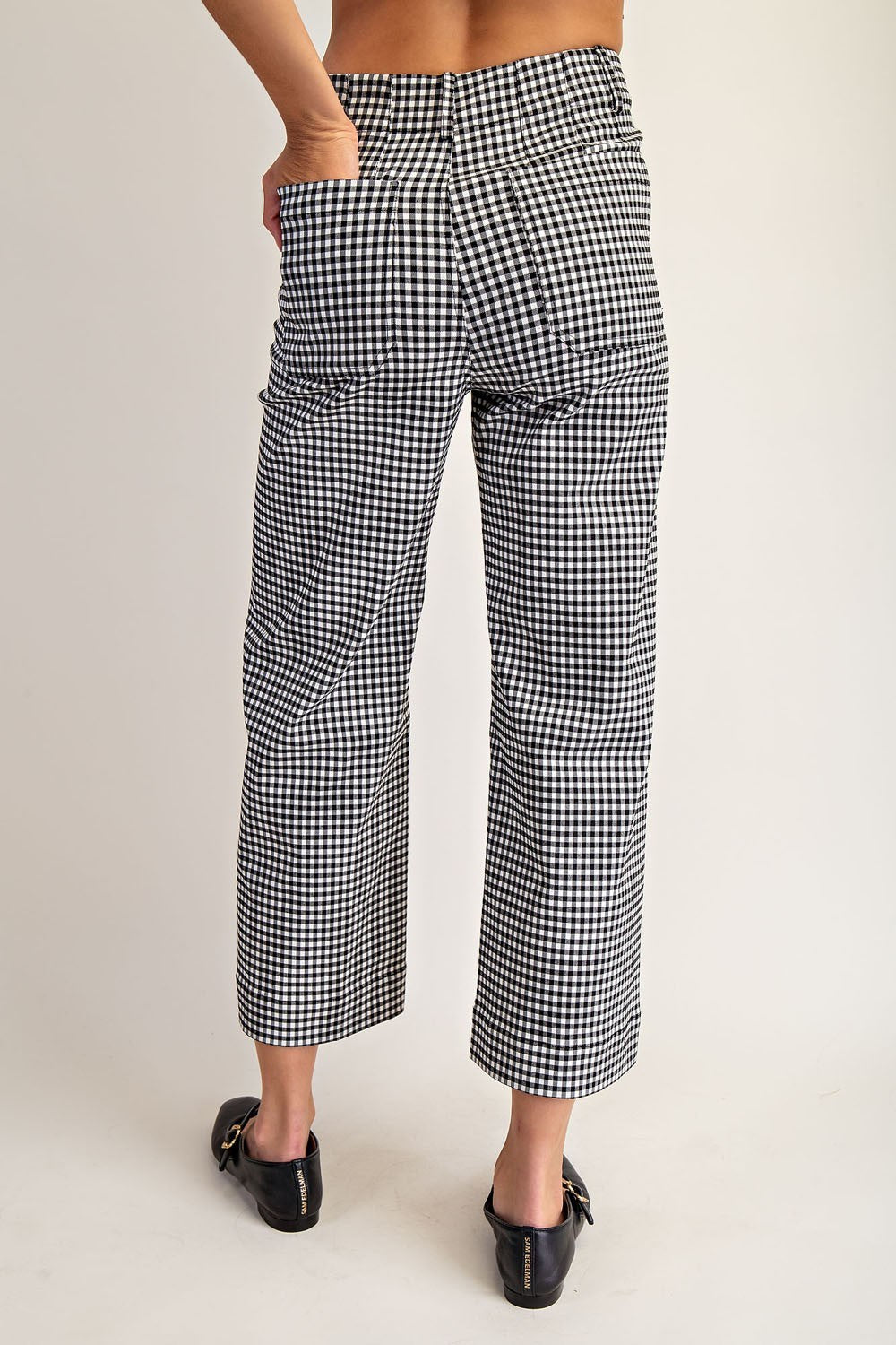 Gingham Straight Leg Cropped Pants in Black