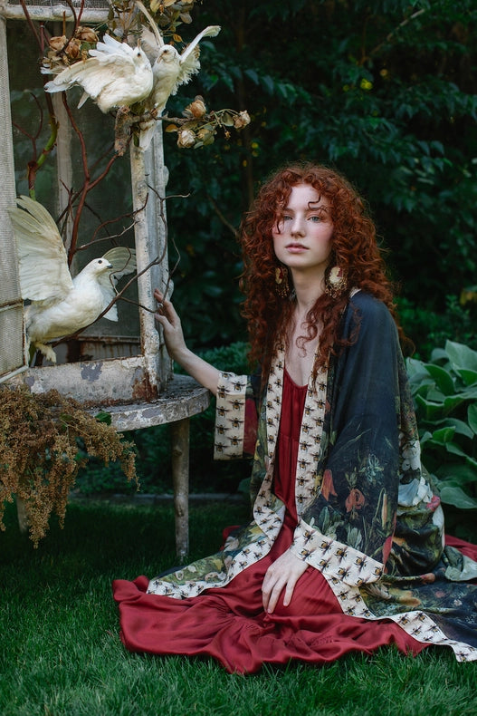 I Dream in Flowers Bamboo Duster Kimono Robe with Bees-Kimono-Market of Stars-length 118cm width 78 cm.-Urbanheer