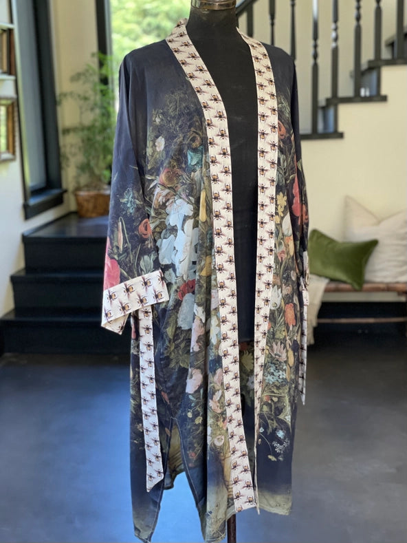 I Dream in Flowers Bamboo Duster Kimono Robe with Bees-Kimono-Market of Stars-length 118cm width 78 cm.-Urbanheer