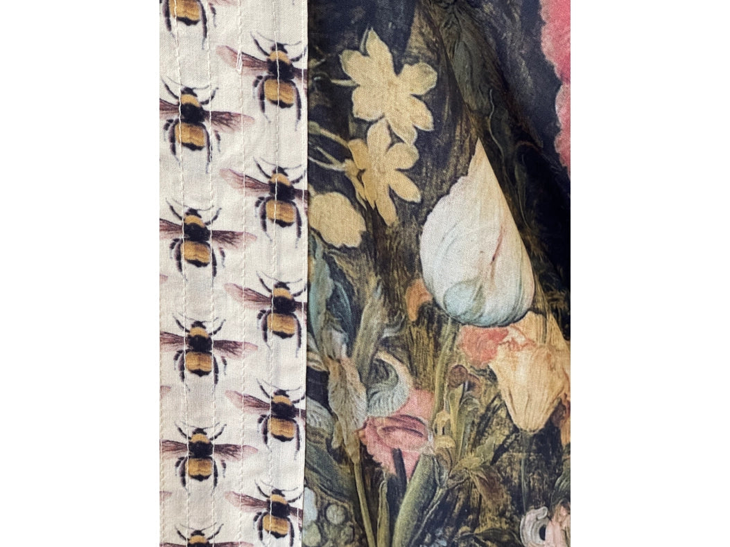 I Dream in Flowers Bamboo Duster Kimono Robe with Bees-Kimono-Market of Stars-length 118cm width 78 cm.-Urbanheer