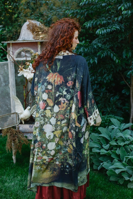 I Dream in Flowers Bamboo Duster Kimono Robe with Bees-Kimono-Market of Stars-length 118cm width 78 cm.-Urbanheer