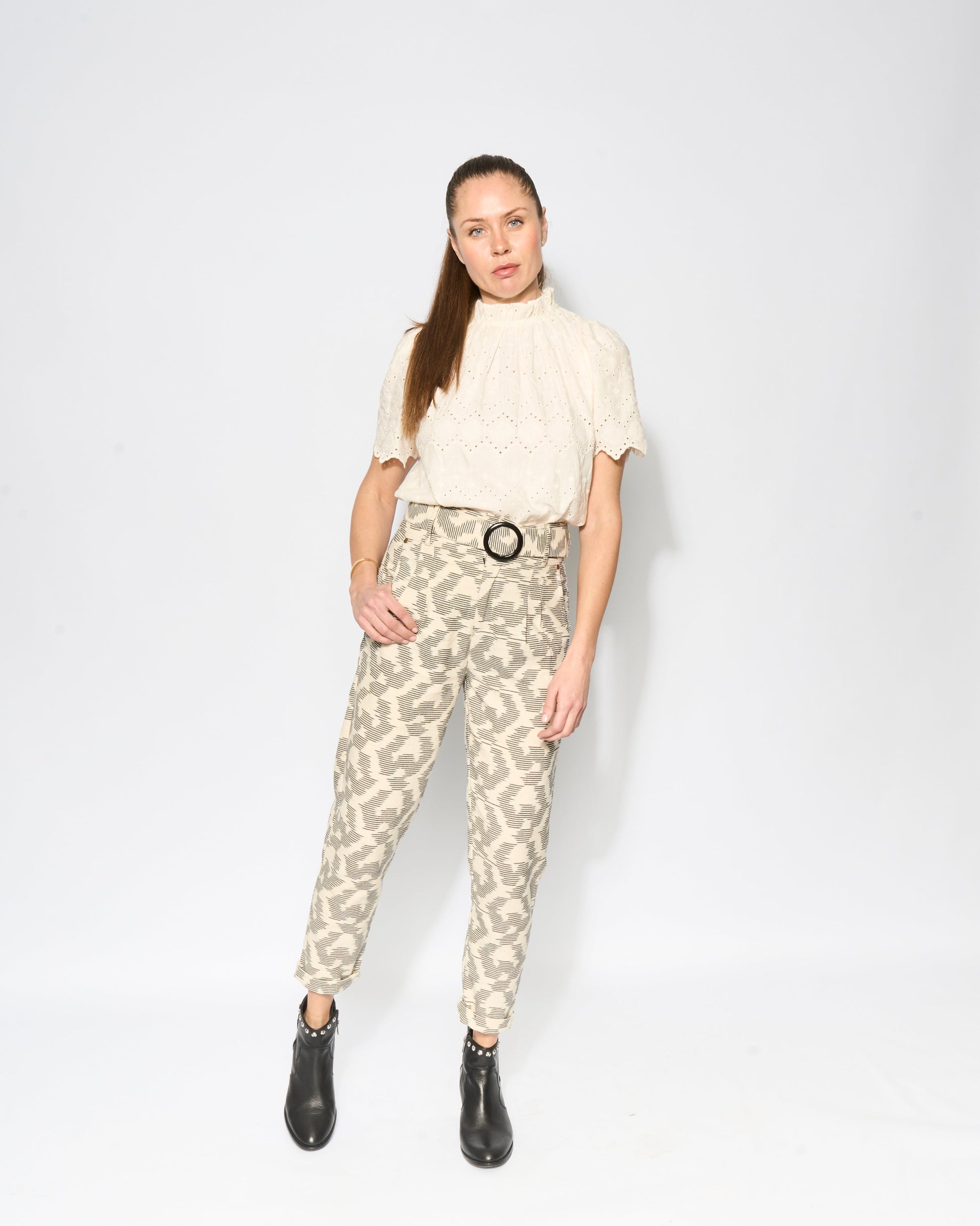 IKATE Perfect fit pleat pants-GILD-XS-Urbanheer