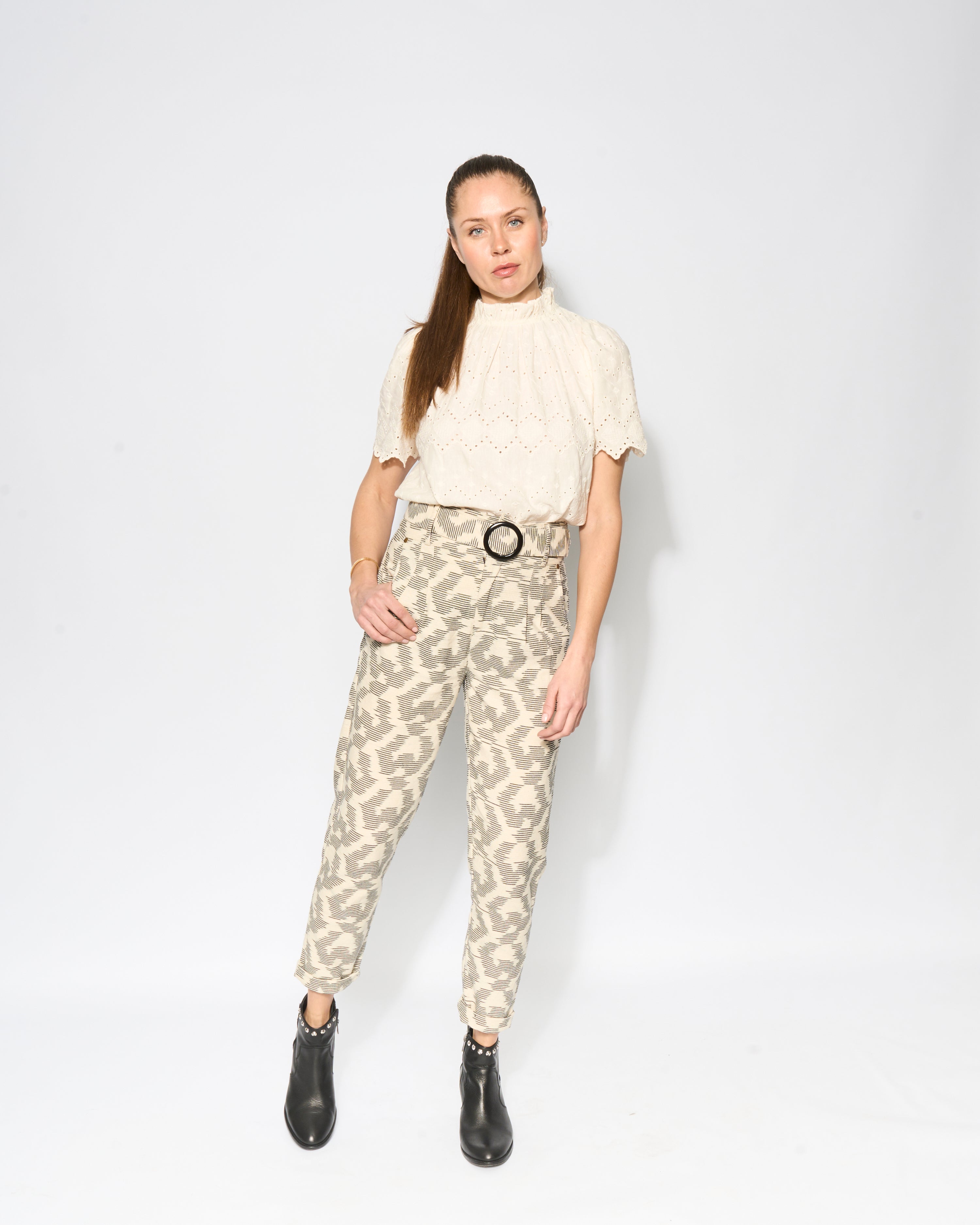 IKATE Perfect fit pleat pants-GILD-XS-Urbanheer